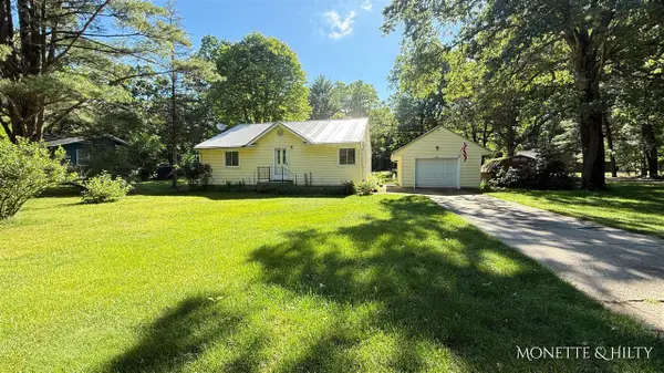 5966 Fowler, Twin Lake, MI 49457