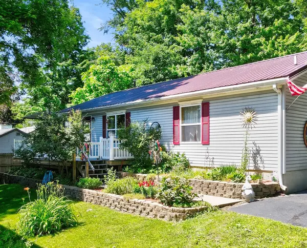 6859 Paradise, Saranac, MI 48881