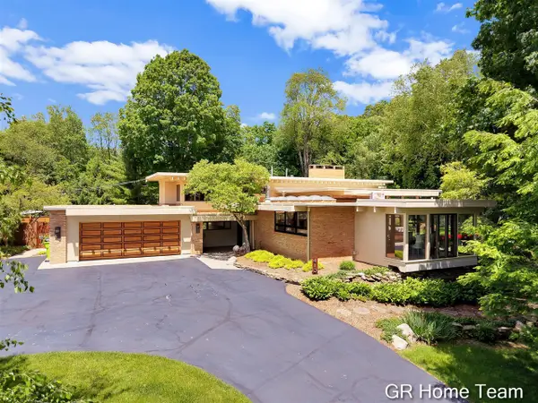 410 W South, Greenville, MI 48838