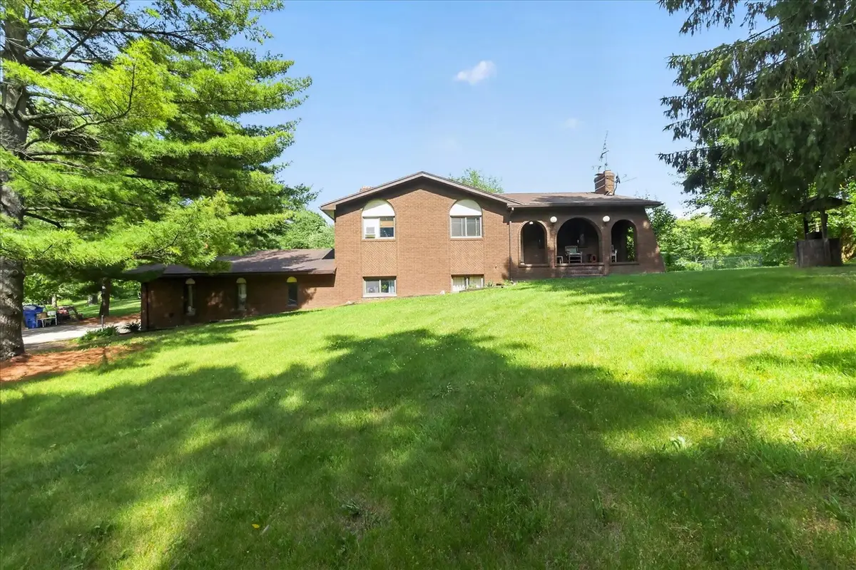 2717 Fishbeck, Howell, MI 48843 - #1