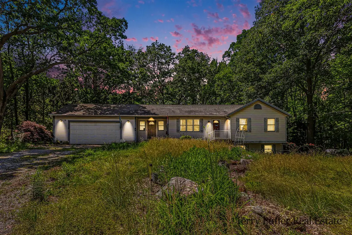 12253 Rich, Grand Haven, MI 49417 - #1