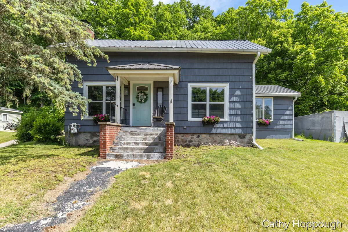 510 E Main, Ionia, MI 48846 - #1