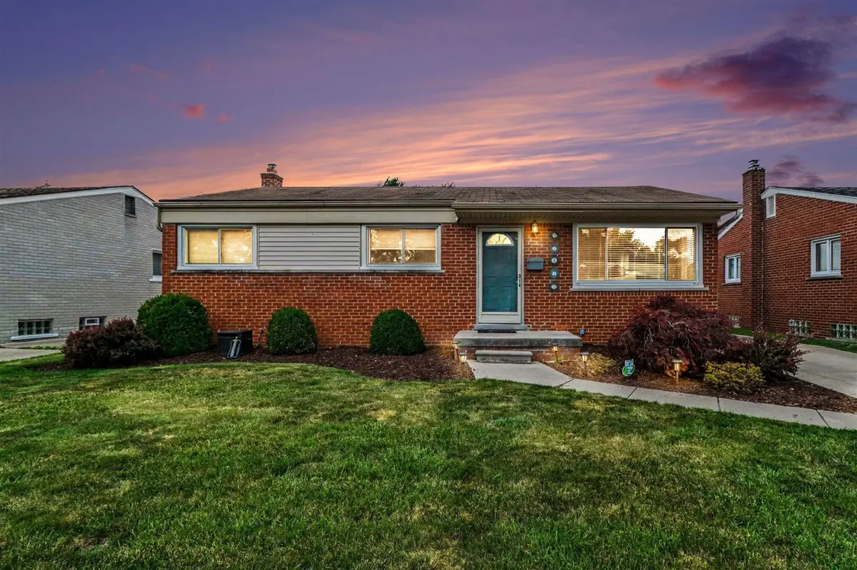 32413 Greenlawn, Saint Clair Shores, MI 48082 - #1