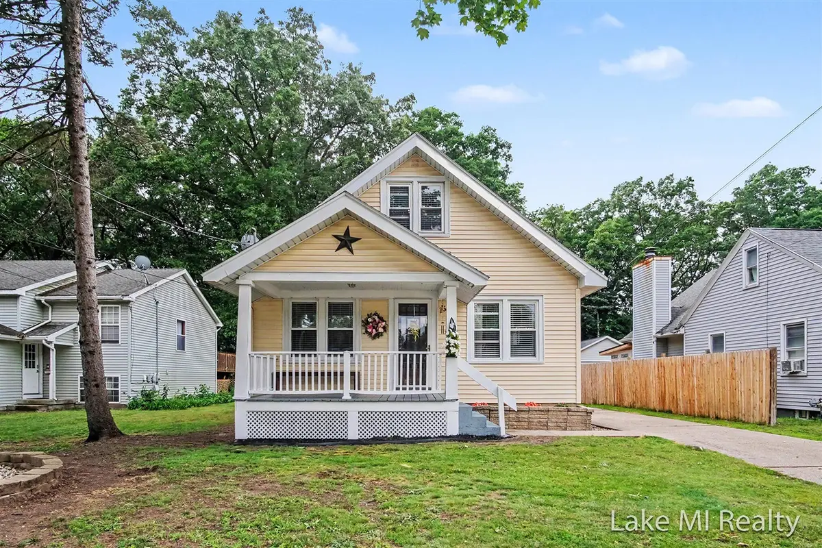3639 Burlingame, Wyoming, MI 49509 - #1
