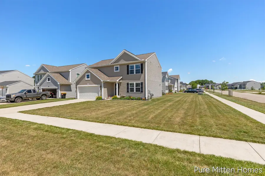 301 Wagonwheel, Cedar Springs, MI 49319 - #3
