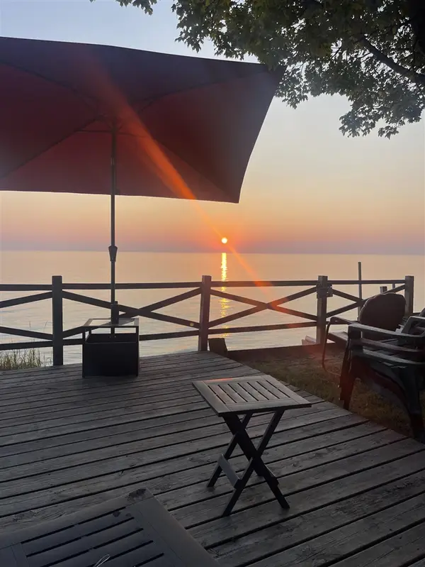 4955 Rosabelle Beach, Holland, MI 49424