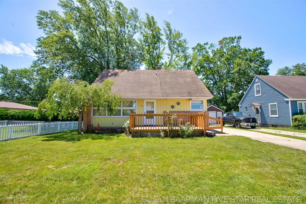 300 W 27th, Holland, MI 49423 - #1