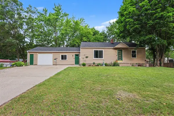 1363 S Quarterline, Muskegon, MI 49442