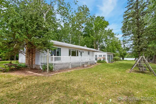 15121 Roberts Shore, Constantine, MI 49042