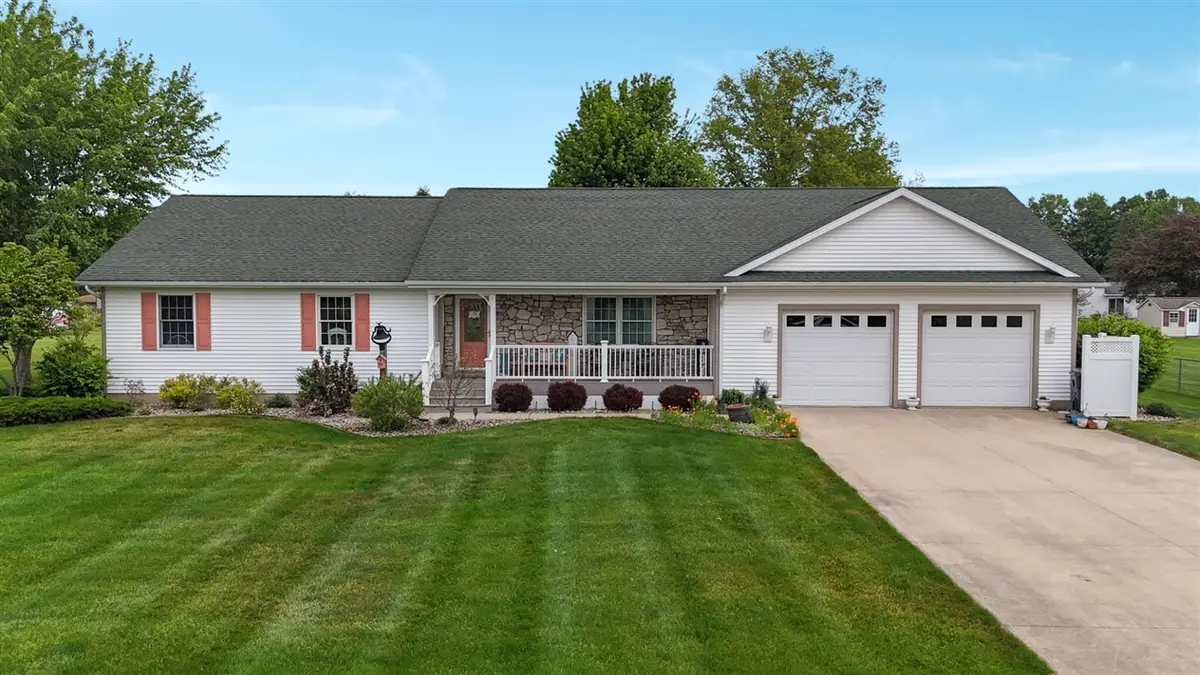 29390 Saddlebred, Dowagiac, MI 49047 - #1
