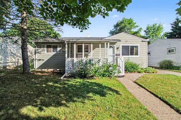 1307 Fall River, Ypsilanti, MI 48198