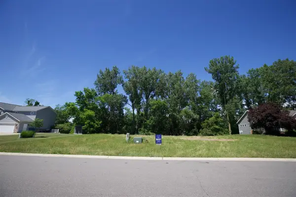 349 Creekside, Coopersville, MI 49404