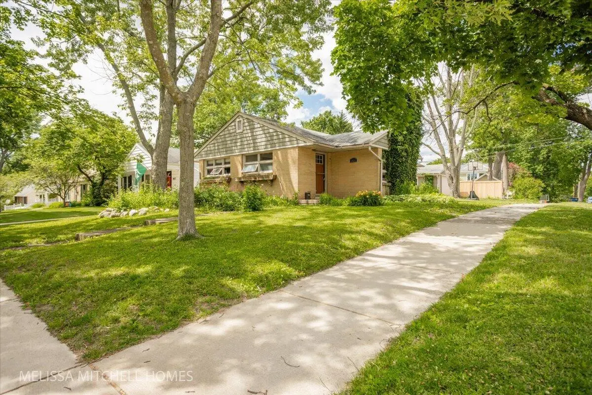 2631 Richards, East Grand Rapids, MI 49506 - #1