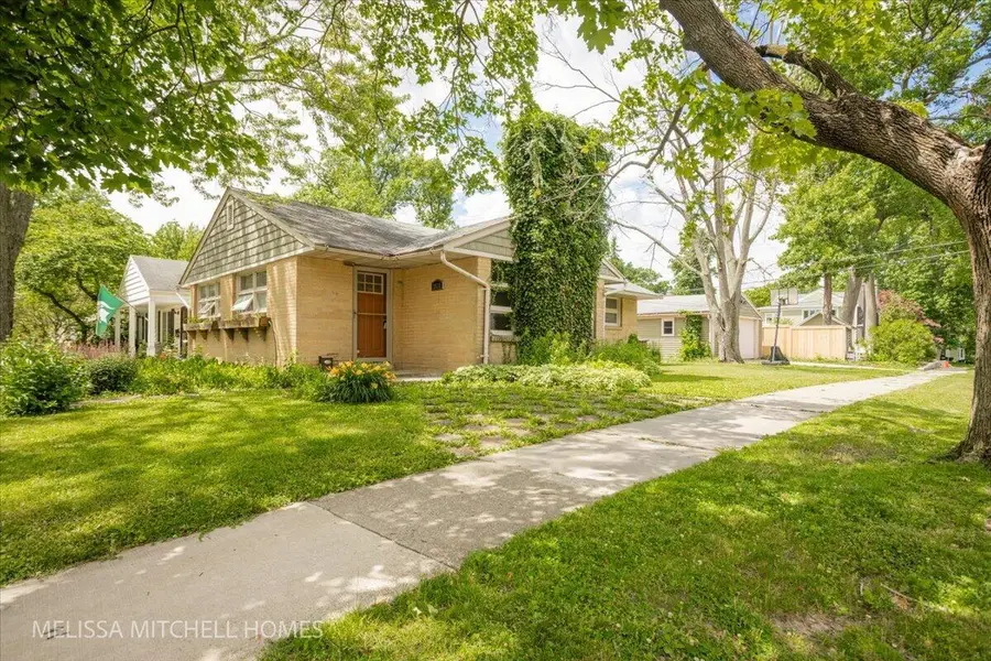 2631 Richards, East Grand Rapids, MI 49506 - #2