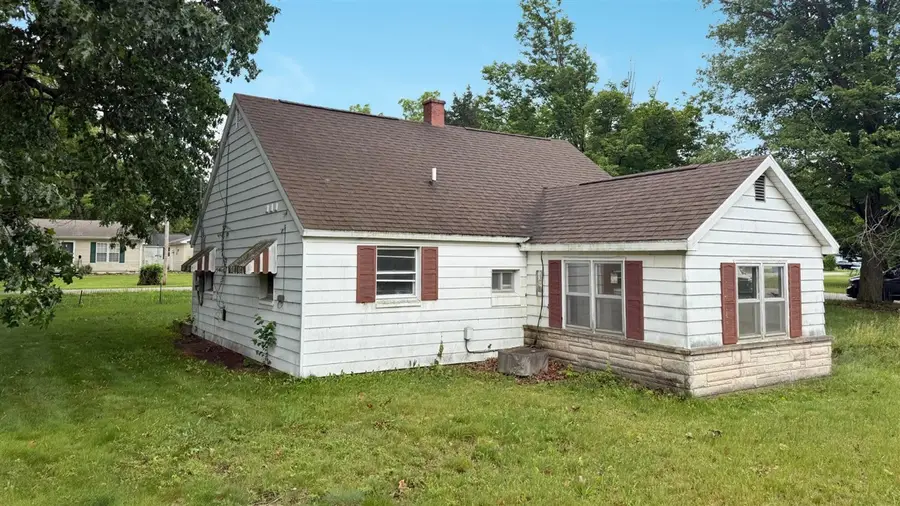 301 Mcmaster, Dowagiac, MI 49047 - #2