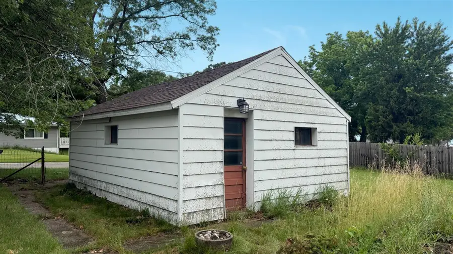 301 Mcmaster, Dowagiac, MI 49047 - #3
