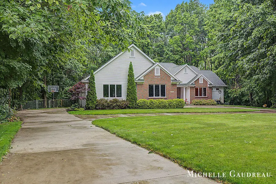 5577 Fieldstone, Middleville, MI 49333 - #3