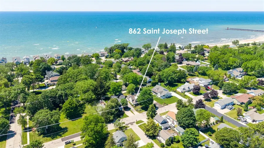 862 Saint Joseph, South Haven, MI 49090 - #2