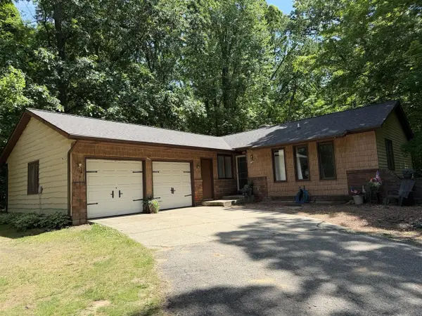 9051 Algoma, Rockford, MI 49341