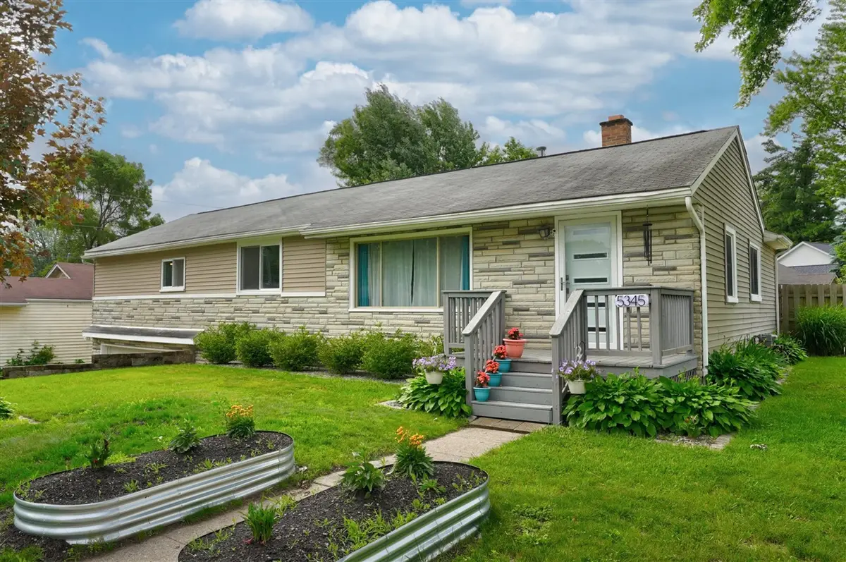 5345 Clinton River, Waterford, MI 48327 - #1