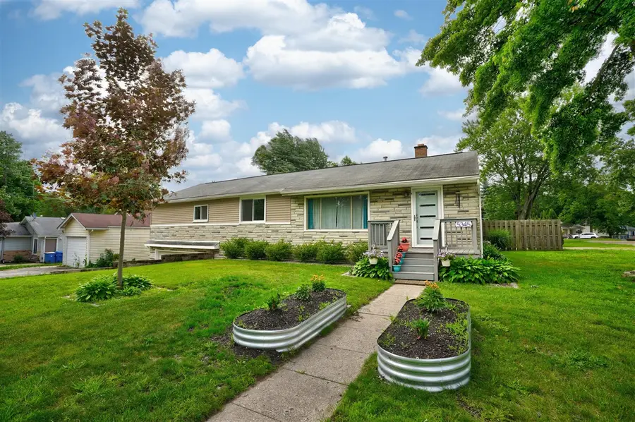 5345 Clinton River, Waterford, MI 48327 - #2