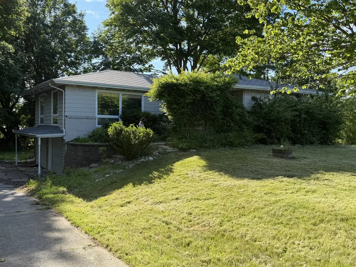 16734 Rynearson, Buchanan, MI 49107 - #1