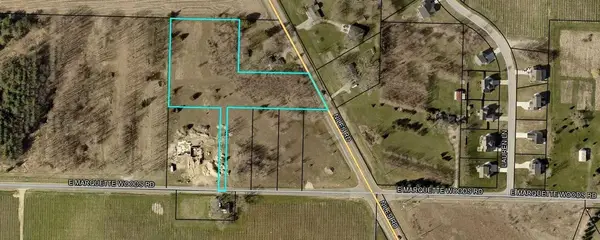 1221 E Marquette Woods, Saint Joseph, MI 49085