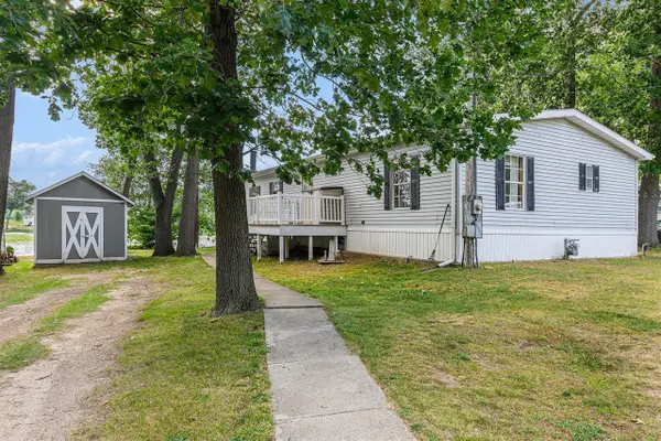 59010 Lakeshore, Colon, MI 49040