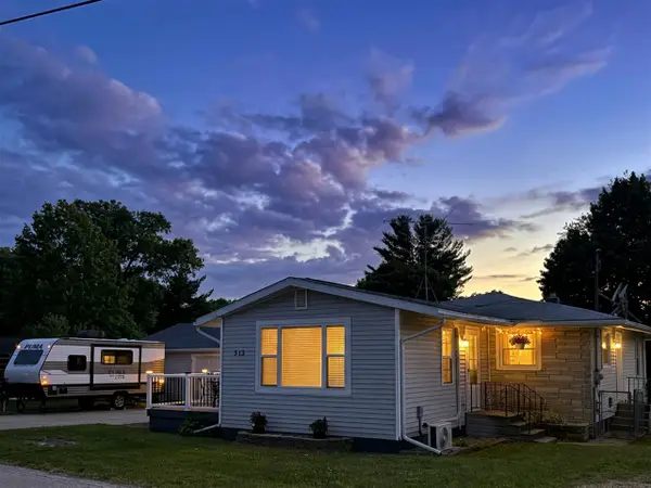 313 Ackerson Lake, Jackson, MI 49201