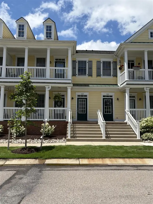 534 Constitution #42, Canton, MI 48188