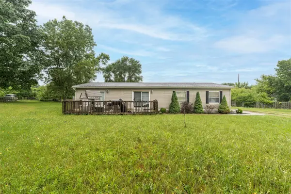 430 N Blue Creek, Benton Harbor, MI 49022
