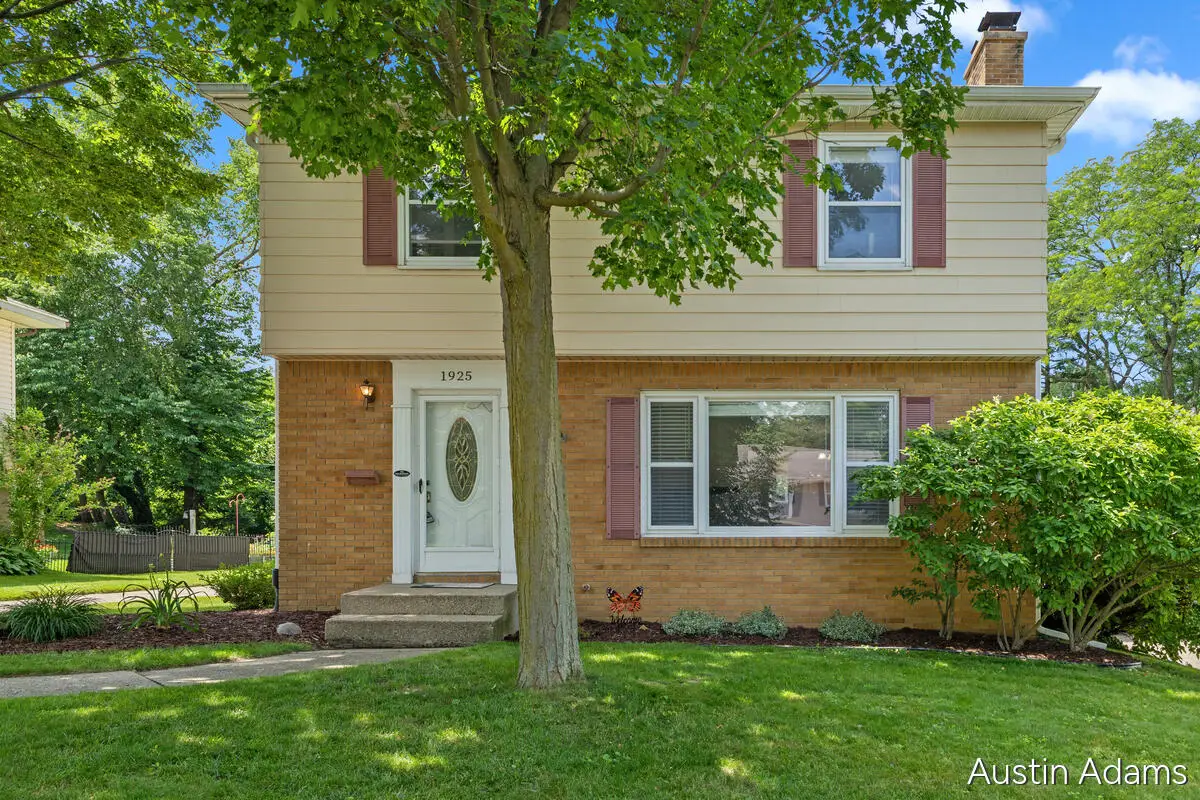 1925 Emerald, Grand Rapids, MI 49505 - #1
