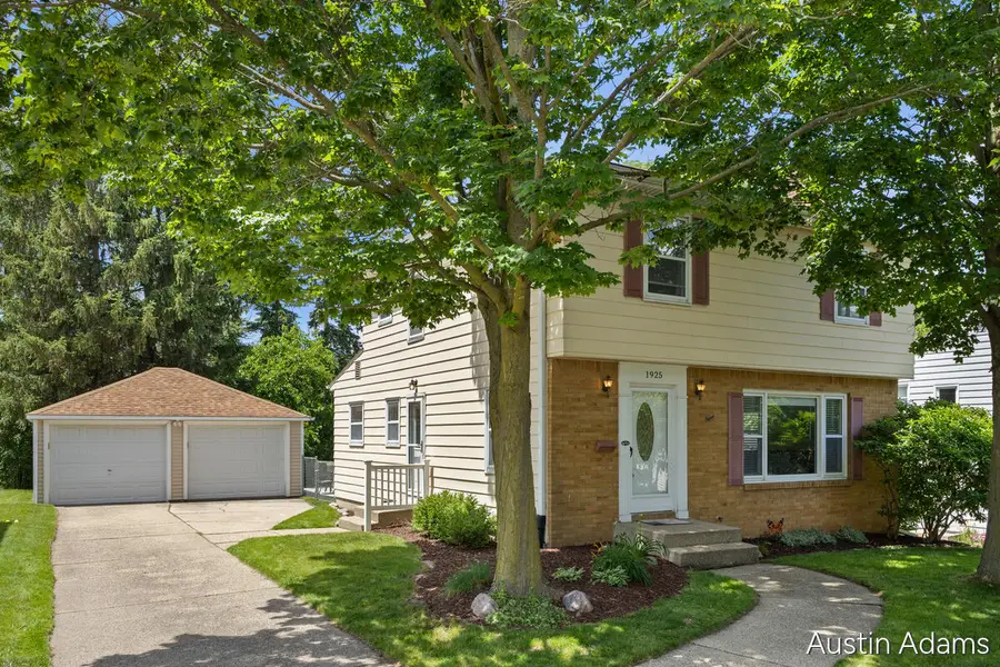 1925 Emerald, Grand Rapids, MI 49505 - #3