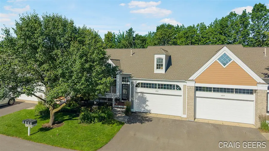 2521 Forest Bluff #27, Grand Rapids, MI 49546 - #3
