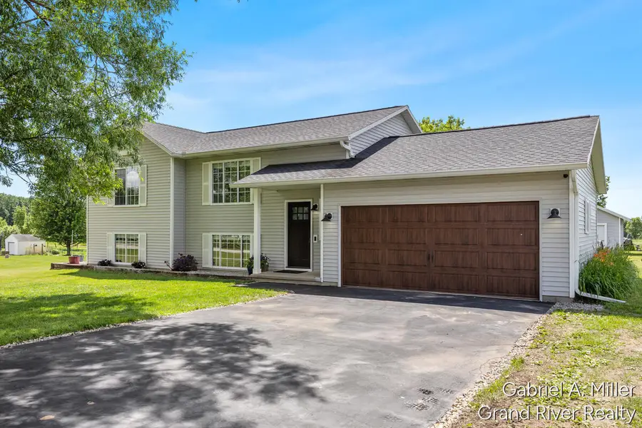 13555 Becker, Cedar Springs, MI 49319 - #2
