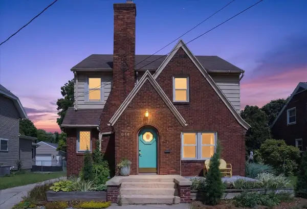 814 N Fairview, Lansing, MI 48912