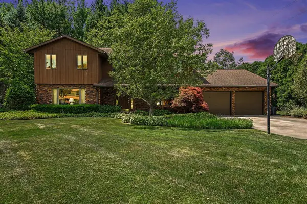 2616 Oakbrook, Saint Joseph, MI 49085