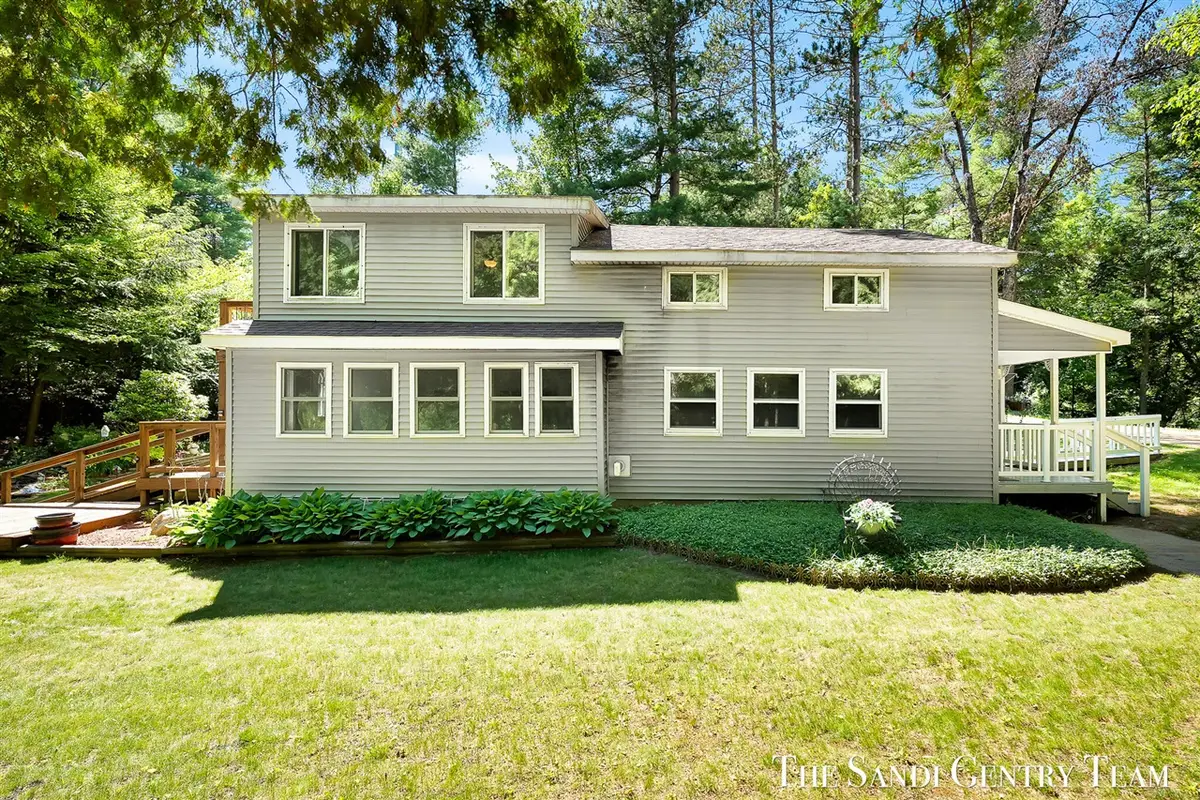 1360 E Bigelow Creek, Newaygo, MI 49337 - #1