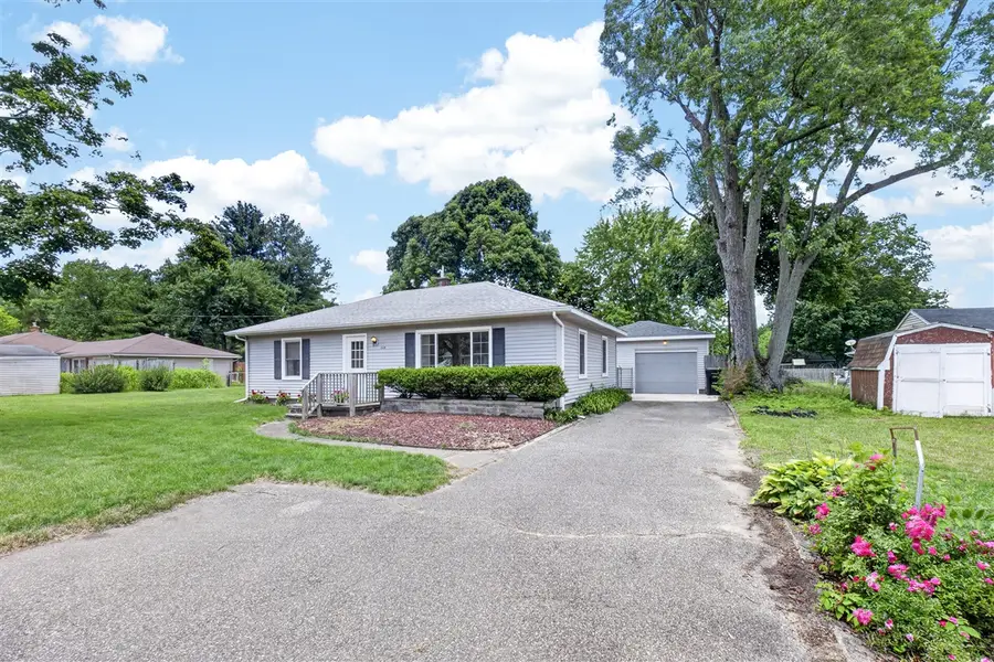 1049 Bloomfield, Plainwell, MI 49080 - #3