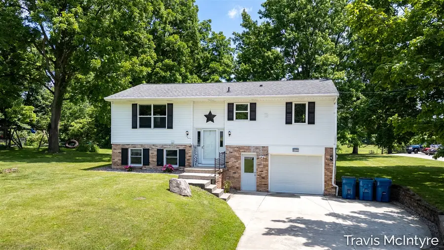8022 Kraft, Caledonia, MI 49316 - #2