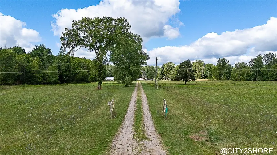 9905 52nd Ave, Allendale, MI 49401 - #3