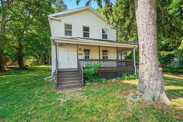 338 College, Olivet, MI 49076
