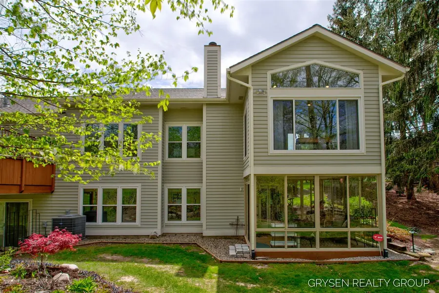 2137 Lamberton Creek #22, Grand Rapids, MI 49505 - #3