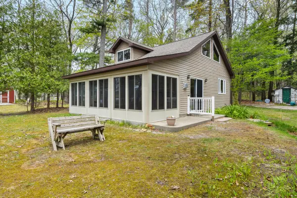 63 E Piney, Manistee, MI 49660