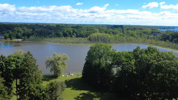 6150 Willow, West Bloomfield, MI 48324