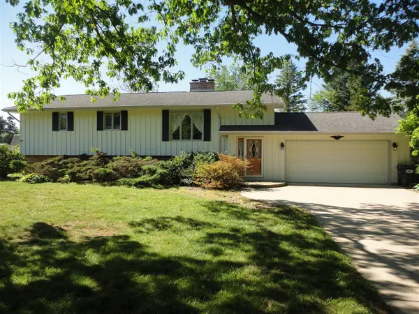 8711 Riverbend, South Haven, MI 49090