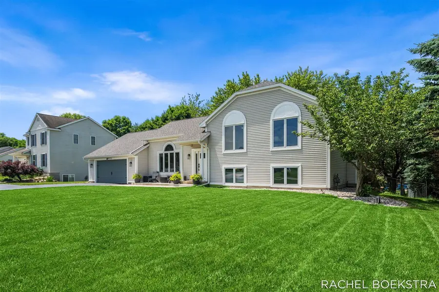 9271 Hessler, Rockford, MI 49341 - #3
