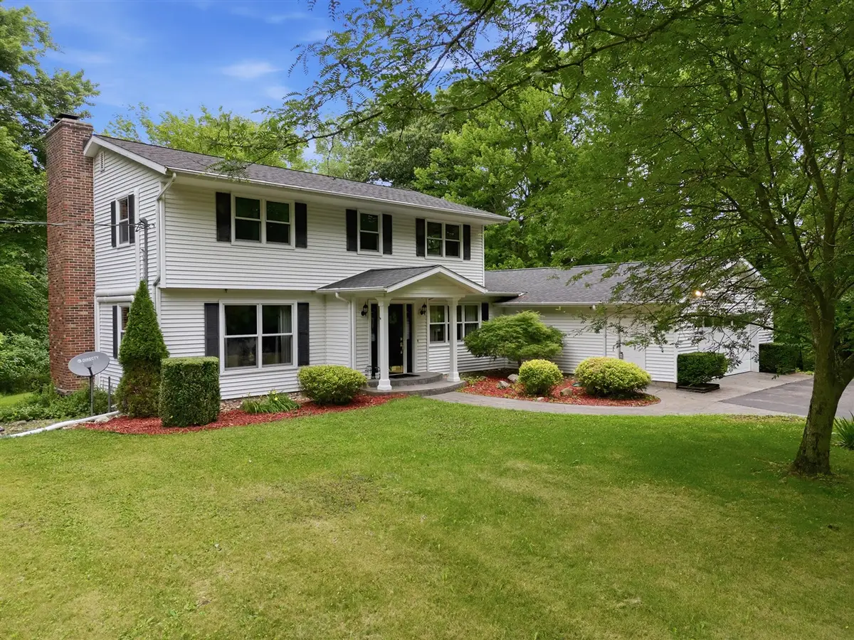 10425 E Q, Scotts, MI 49088 - #1