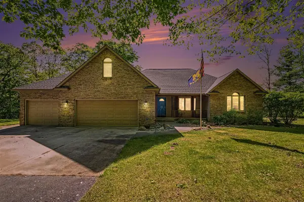 10835 Red Oak, Howard City, MI 49329