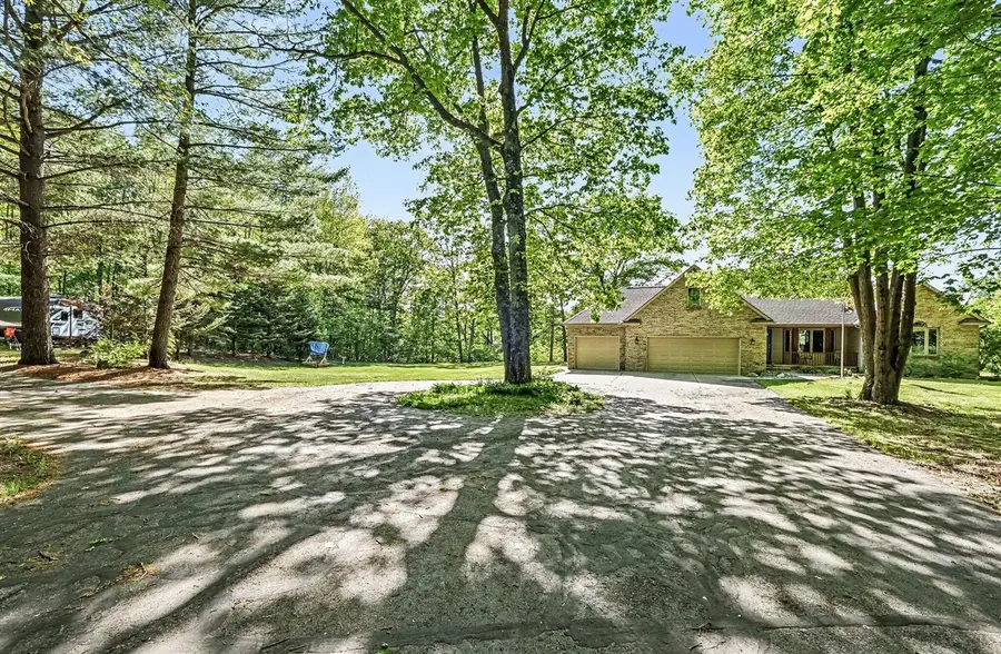 10835 Red Oak, Howard City, MI 49329 - #3